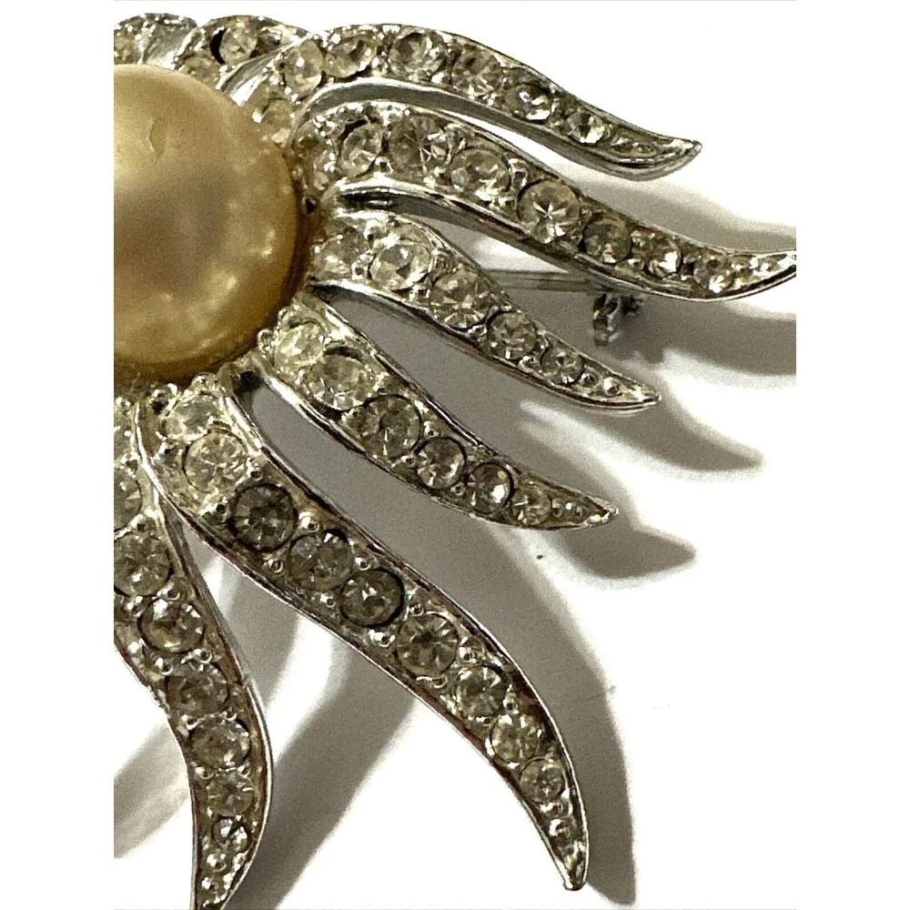 Vintage Celebrity NY Silver Tone Rhinestone Faux Pearl Sunburst Brooch Pin 2